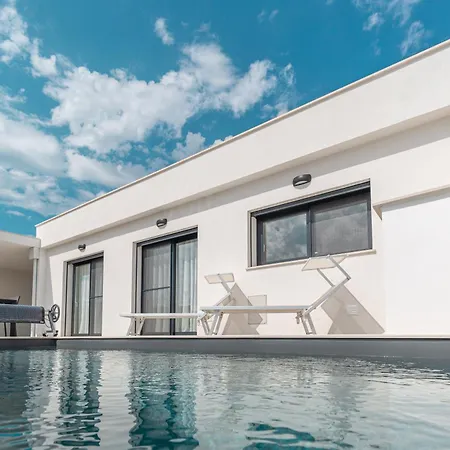 Patricia With Private Swimming Pool *